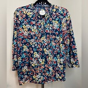 ⭐️St. John’s Bay Floral 3/4‎ sleeve top